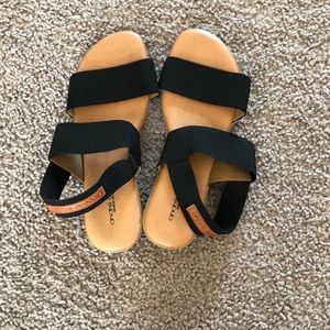 Andre assous black sandals